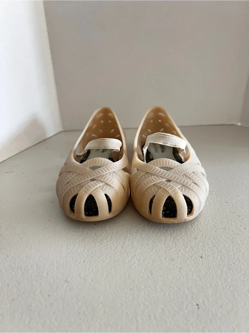 Mini Melissa + Jason Wu girl's shoes sz 9 kids woven design elastic strap cream